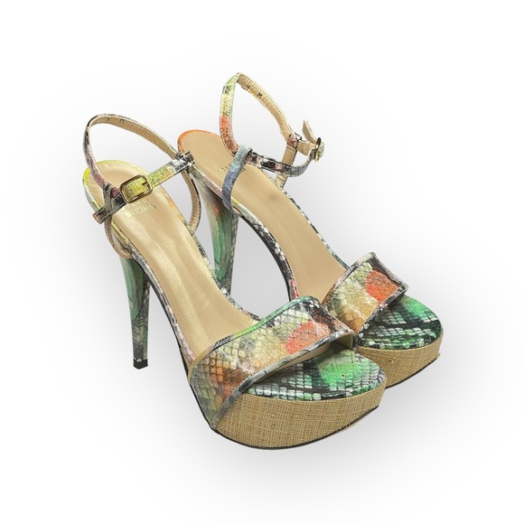 Stuart Weitzman 𒀭Pretty Python Platform Heel Sandal 𒀭Color Patent Leather 𒀭9B - Picture 12 of 17